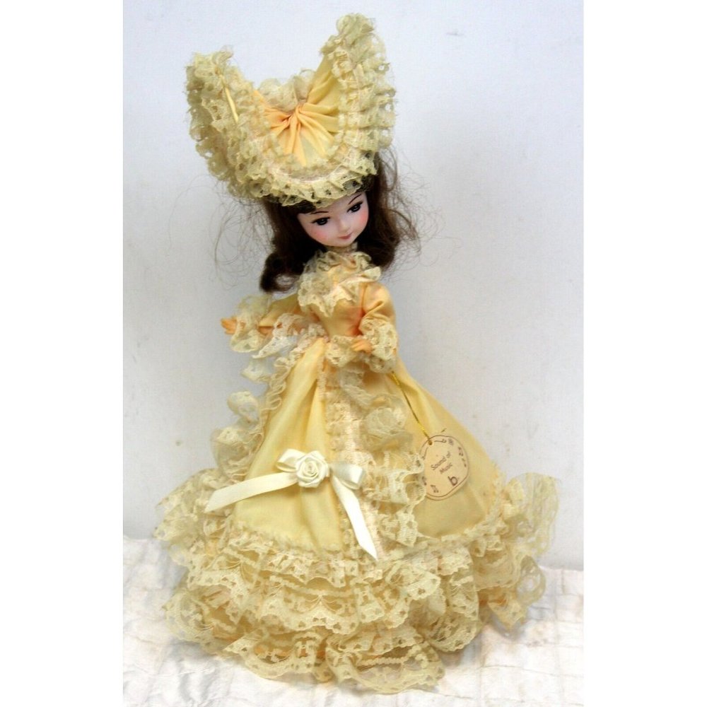 VTG Brinn's Musical Doll Sound of Music Southern Belle Antebellum Wind Up Turnin
